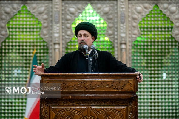 دشمن وقتی از مسیرهای دیگر به هدف نرسید پیشنهاد گفتگو داده است