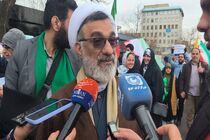 هرچه مسئولان مردمی‌تر باشند، پیوند مردم با انقلاب عمیق‌تر می‌شود