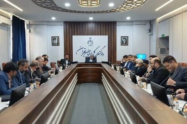 باید پرونده‌های جنایات جنگی دشمنان با پیوست حقوقی دنبال شود