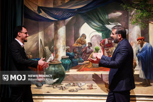 آئین رونمایی از "مائده" تازه ترین تابلوی نقاشی حسن روح الامین