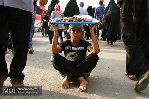 پیاده روی زائرین اربعین حسینی در مرزهای شلمچه و چذابه