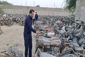 صدور دستور قضایی برای فروش فوری خودروها و موتورسیکلت‌های توقیفی در پارکینگ‌های بندرعباس