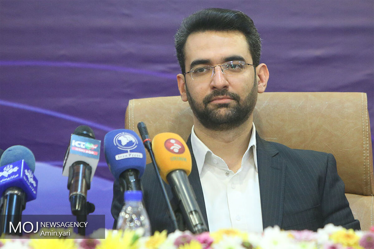 بازدید وزرای نیرو و ارتباطات از پژوهشگاه فضایی ایران