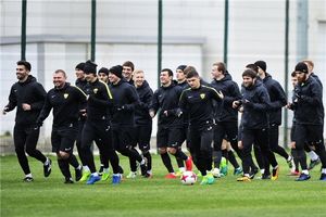 تمرین یاران عزت اللهی پیش از دیدار با کریلیا(عکس)