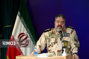 تمرکز دشمنان بر اختلال در زنجیره تأمین کالا و خدمات است