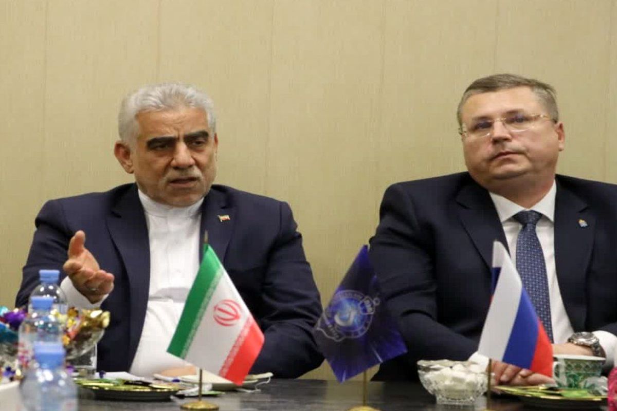 استاندار گیلان در بازدید از بندر سالیانکا آستراخان روسیه