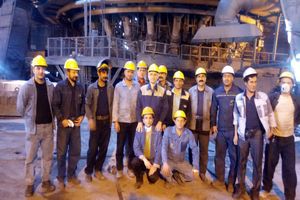 حضور یزدی زاده در اولین دقایق سال ۱۳۹۹ در کنار تلاشگران ذوب آهن اصفهان