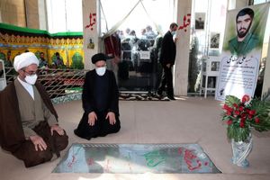 ادای احترام رئیس جمهور به مقام شامخ شهدا
