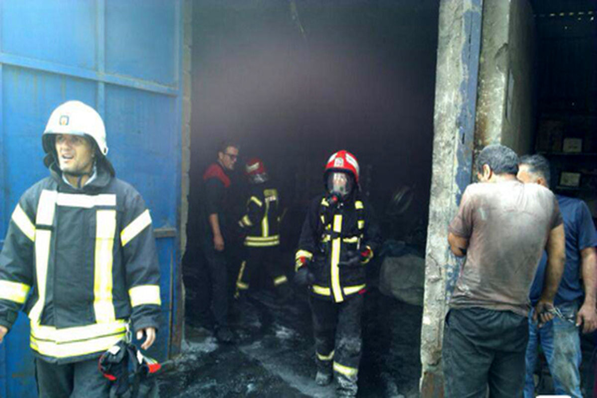 رشت-آتش سوزی کارخانه لاستیک