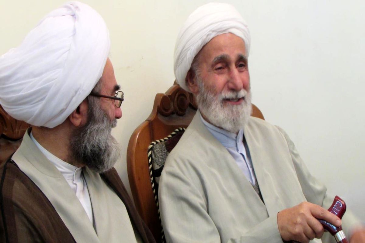 آیت الله فلاحتی در عیادت از پدر شهید بخشی نژاد