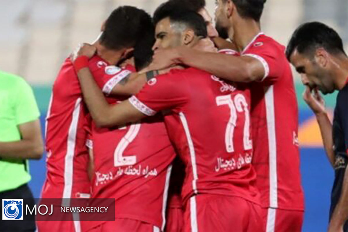 دیدار تیم های فوتبال پرسپولیس و نساجی