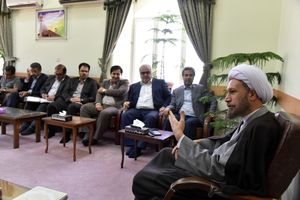 توسعه کلان شهر شیراز باید بر اساس سومین حرم اهل بیت باشد/قلم های خبرنگاران شیرازی، صلح و صمیمیت را نشر دهند