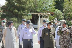 فرمانده کل ارتش از دانشگاه پدافند هوایی بازدید کرد