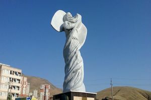 رونمایی از تندیس سمیه کردستان