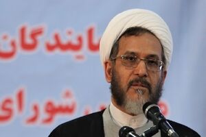 از ظرفیت حرم های مطهر و اماکن مذهبی برای گسترش گردشگری زیارت استفاده شود