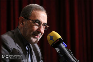 جهان دو قطبی سیاست بین الملل هنوز شکل نهایی خود را نگرفته است