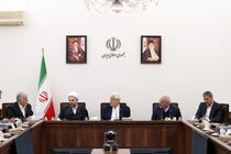 ارائه گزارشی از اقدامات و برنامه‌های دولت برای مدیریت و کنترل بازار ارز و همچنین رفع تعهدات ارزی