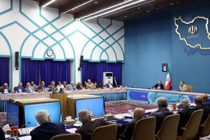  از ابتدای دولت چهاردهم با تراکم بحران مواجه بوده‌ایم
