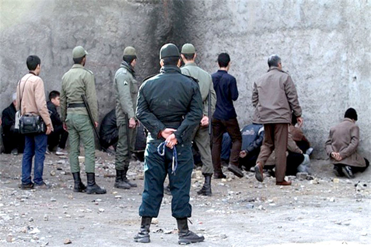 معتادان متجاهر