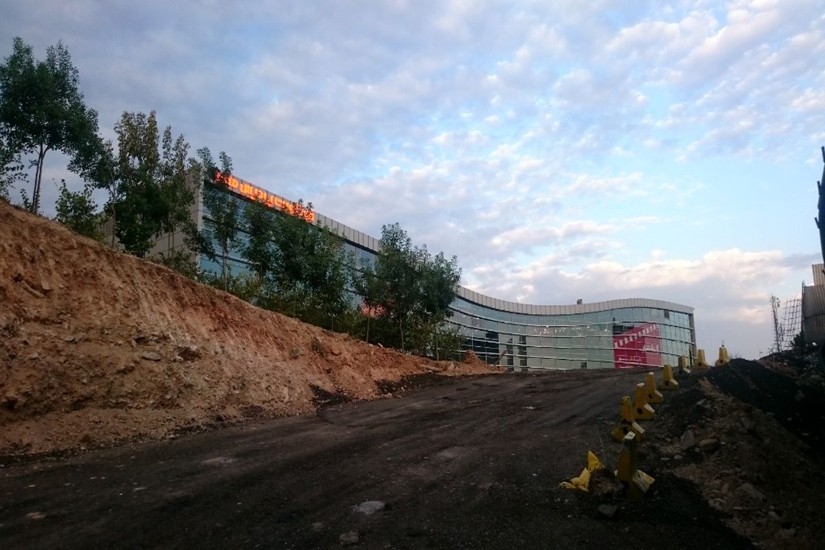 پارکینگ پردیس سینما گالری ملت