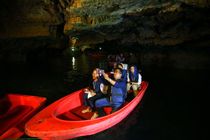 چرا بزرگترین غار آبی جهان یکباره به خواب زمستانی رفت!