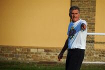 زمان ایستادن مقابل آنهایی است که خود را مالک پیراهن تیم ملی می‌دانند