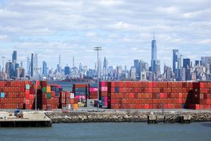 ۱۰۴ درصد تعرفه بر کالاهای چین اعمال می‌شود