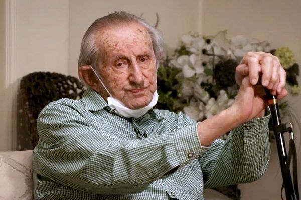 سیروس پرهام، مترجم و فرش‌شناس برجسته، در ۹۷ سالگی درگذشت