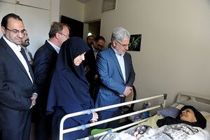 تکریم از تنها زن آزاده جانباز و بازنشسته تامین اجتماعی