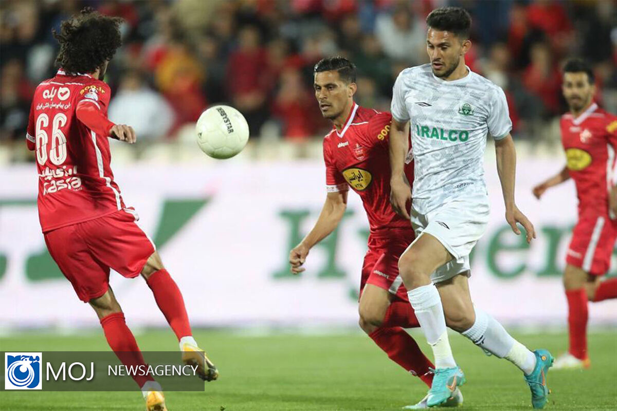 دیدار تیم های فوتبال پرسپولیس و آلومینیوم اراک