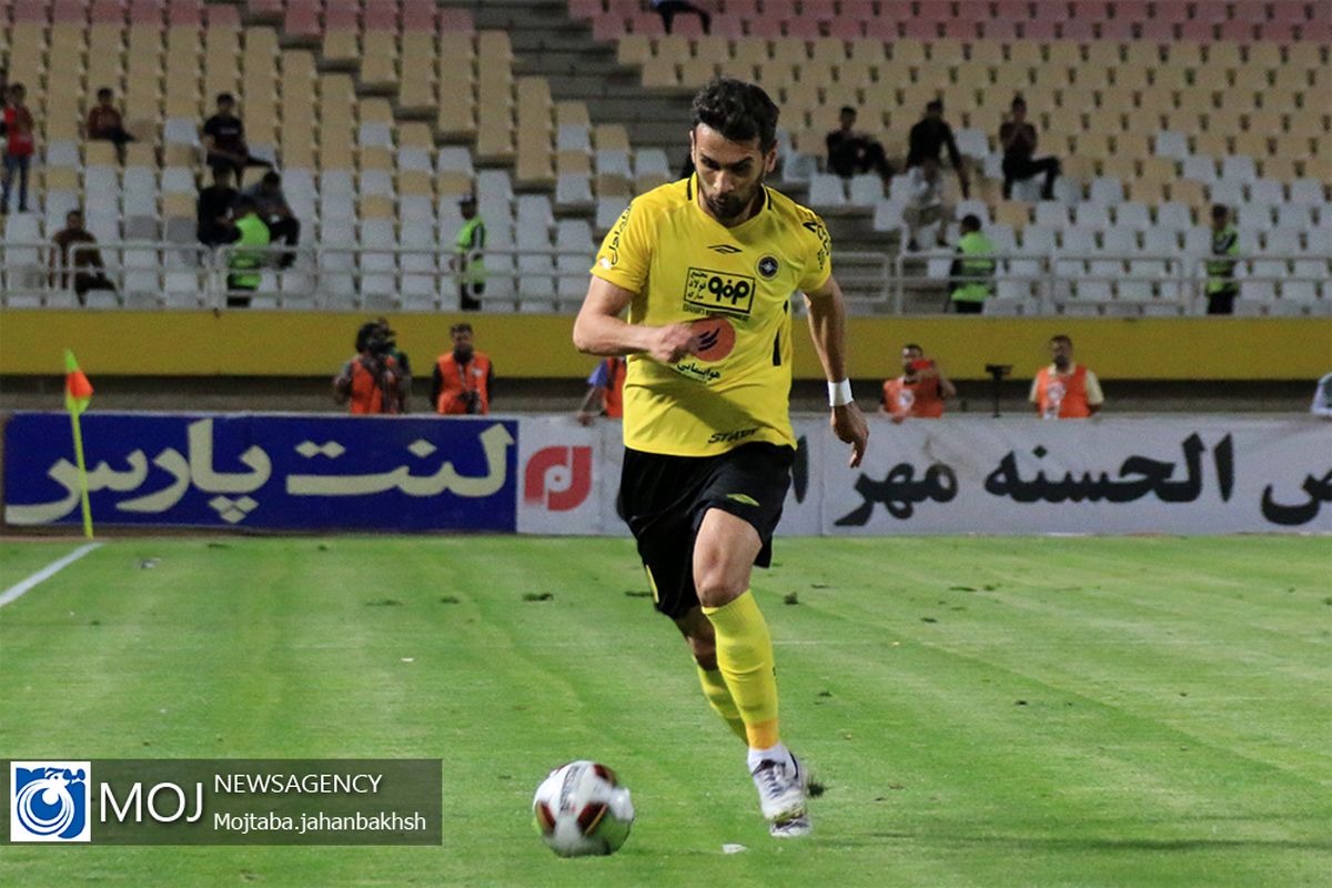 دیدار تیم های فوتبال سپاهان اصفهان و پرسپولیس