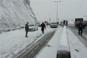 محورهای کندوان و هراز برفی است/ تردد با زنجیرچرخ ممکن است