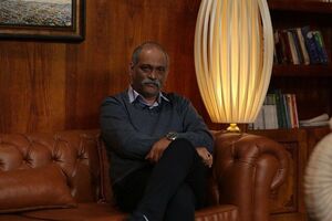 نادر فلاح تهیه‌کنندگی نمایش «رقص پا» را بر عهده گرفت