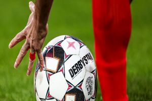 فاصله فولاد با پرسپولیس به پنج امتیاز رسید