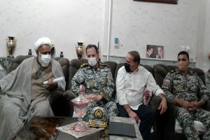 دیدار فرماندهی گروه پدافندهوایی حضرت معصومه (س) و ارشد نظامی ارتش در استان قم با جانباز آزاده ارتشی