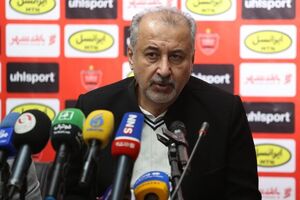 فدراسیون جرات اجرای دستورالعمل سقف قرارداد را ندارد/ به لوکادیا پیشنهاد دادیم