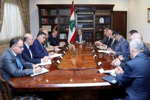 میشل عون دیدارهای سیاسی خود را با هدف حل بحران آغاز کرد