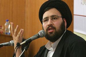منتقد وضع موجود هستیم