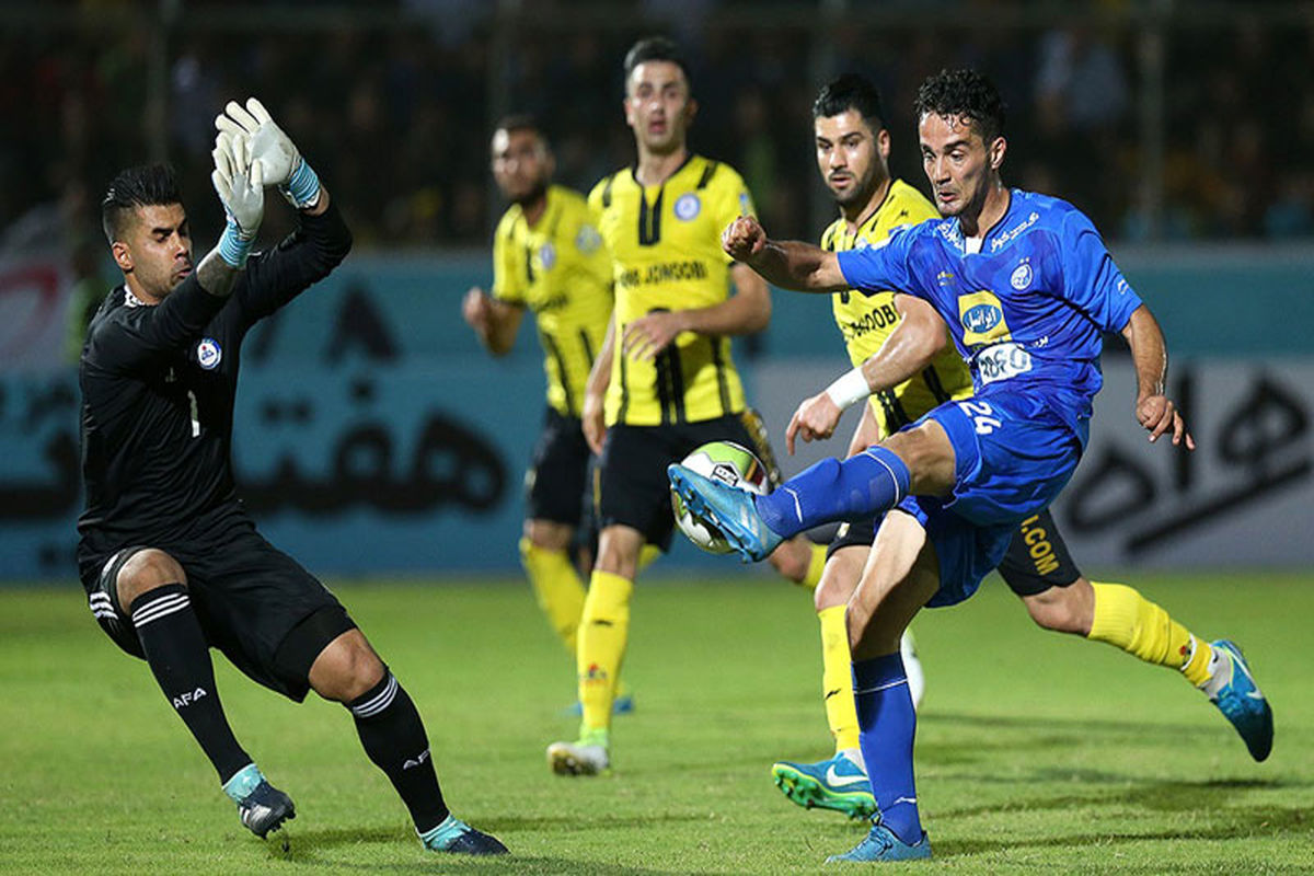 بازی استقلال و پارس جنوبی جم