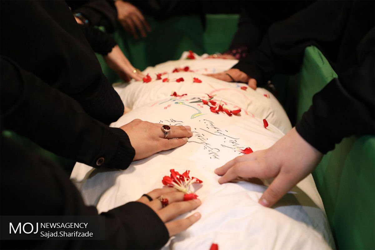 وداع با پیکر شهید حسین زند پس از ۳۰ سال