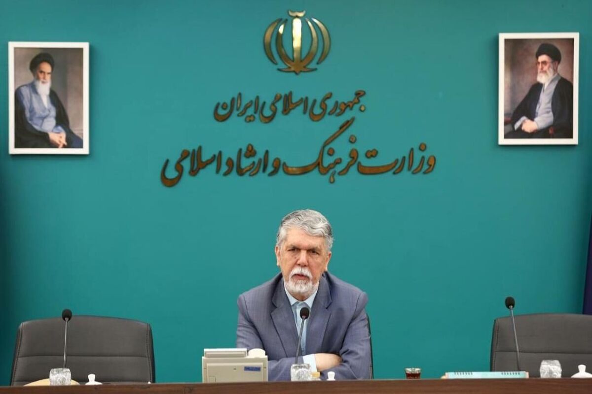 عباس صالحی، وزیر فرهنگ و ارشاد اسلامی