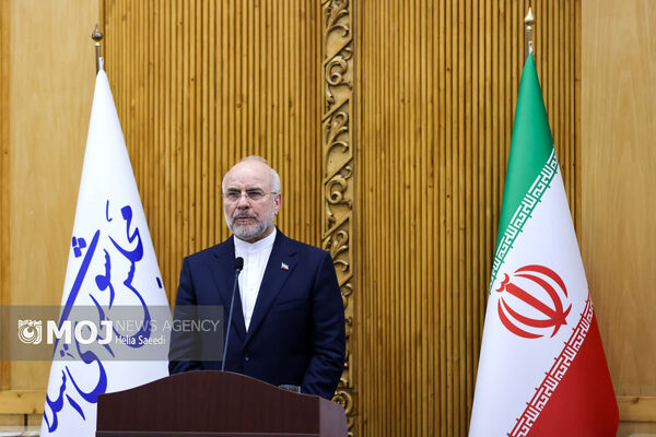 جنگ ابرقدرت جهان از براندازی (ایران) تا یافتن خلبانشان تنزل یافته است