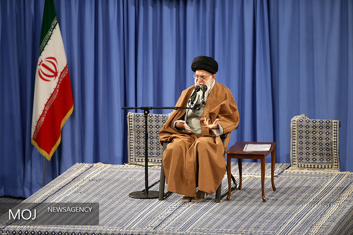 دیدار جمعی از کارگران با مقام معظم رهبری