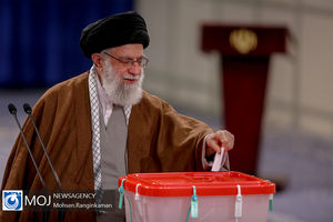 حضور رهبر معظم انقلاب پای صندوق رای