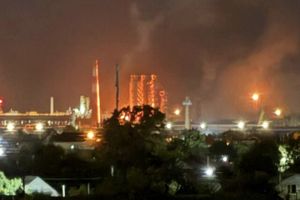 پالایشگاه مهم تولید بنزین و دیزل روسیه هدف حمله هوایی قرار گرفت