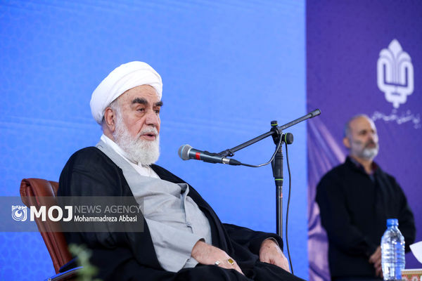 رهبر شهید انقلاب باکمال شجاعت می‌گفتند هیچ مشکلی نیست، مطمئن باشید پیروزید