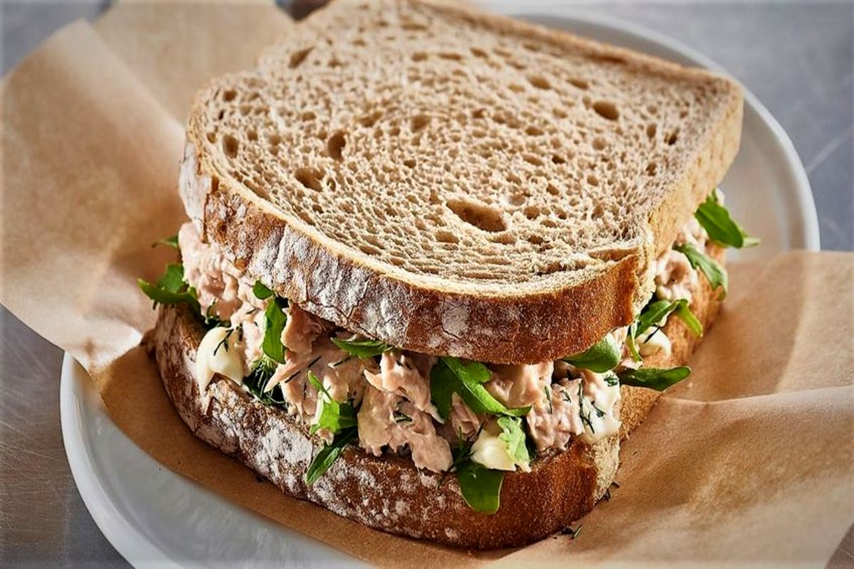 ساندویچ سرد ماهی تن