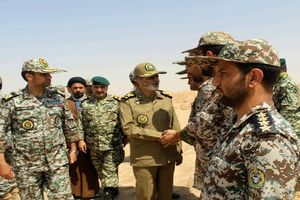 سرلشکر موسوی از منطقه پدافند هوایی شهید نصر اصفهانی بازدید کرد