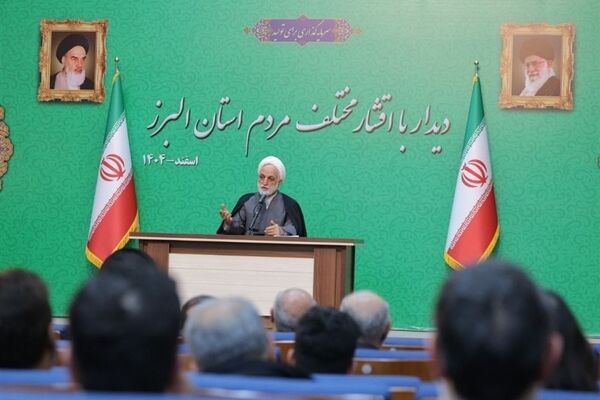 هتک حرمت نمادهای ملی در مراکز علمی پذیرفتنی نیست