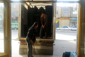 توزیع لاستیک توسط شرکت تعاونی توزیعی خدماتی تاکسیرانی همدان